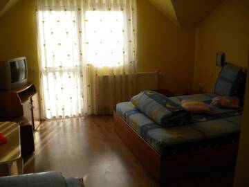 Фото номера Трехместный номер с балконом Мотели Motel Dalia г. Джилэу 3