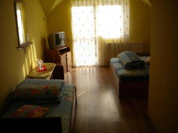 Фото номера Трехместный номер с балконом Мотели Motel Dalia г. Джилэу 4